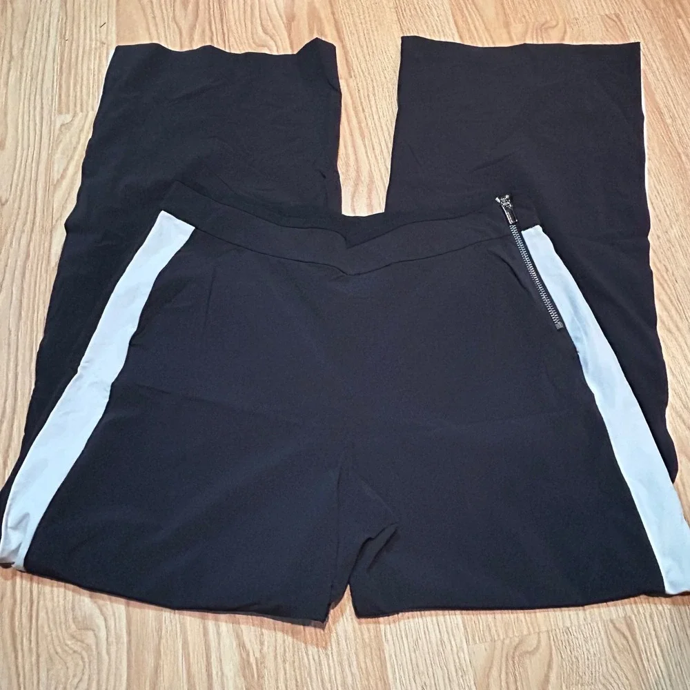 Athleta Black Wide Leg Side Stripe Track Pants Zipper Detail Womens 10 - Picture 2 of 5